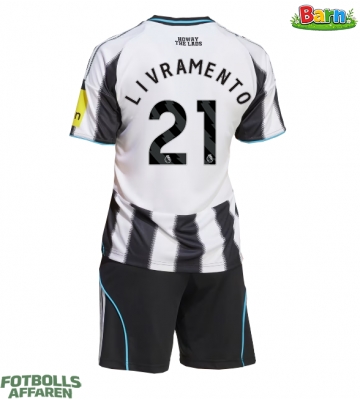 Newcastle United Tino Livramento #21 Hemmaställ Barn 2025-26 Kortärmad (+ Korta byxor)